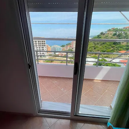 J&m Sea View *