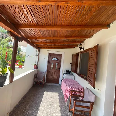 J&m Sea View Avlonya